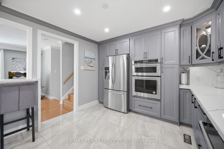 Photo 16 at 68 Elgin Drive, Brampton South, Brampton