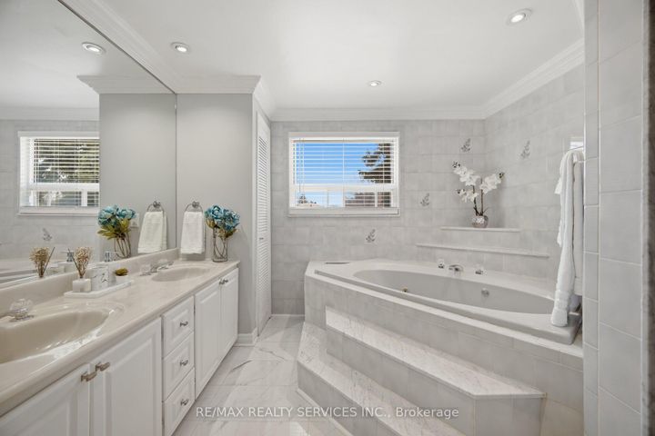 Photo 25 at 68 Elgin Drive, Brampton South, Brampton