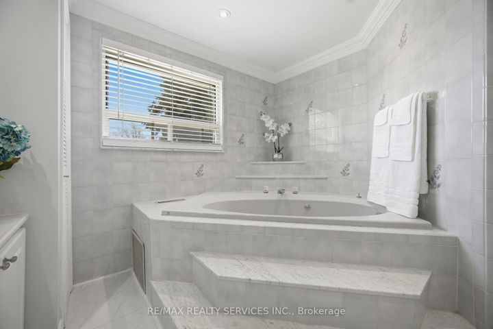 Photo 26 at 68 Elgin Drive, Brampton South, Brampton