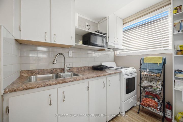 Photo 31 at 68 Elgin Drive, Brampton South, Brampton