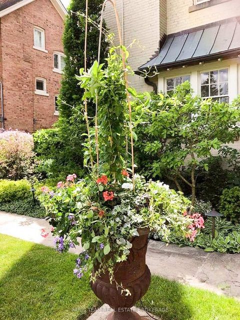 Photo 26 at 272 Tom Taylor Crescent, Summerhill Estates, Newmarket