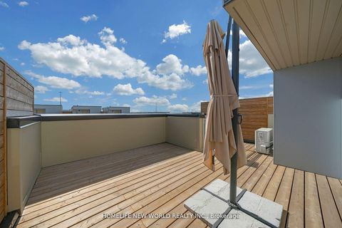 Photo 14 at 112 - 30 Almond Blossom Mews, Vaughan Corporate Centre, Vaughan