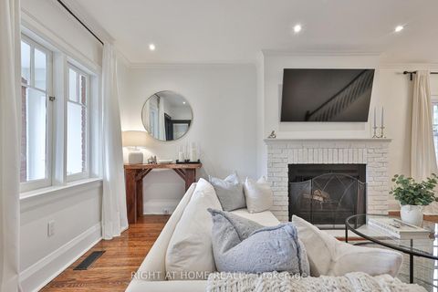 Photo 5 at 568 Hillsdale Avenue E, Mount Pleasant East, Toronto