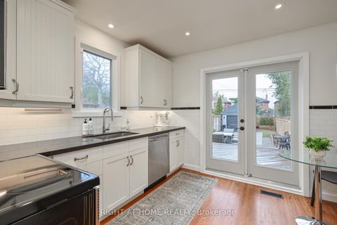 Photo 13 at 568 Hillsdale Avenue E, Mount Pleasant East, Toronto