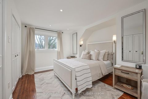Photo 18 at 568 Hillsdale Avenue E, Mount Pleasant East, Toronto