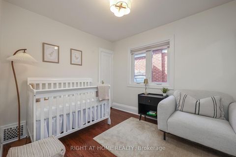 Photo 20 at 568 Hillsdale Avenue E, Mount Pleasant East, Toronto