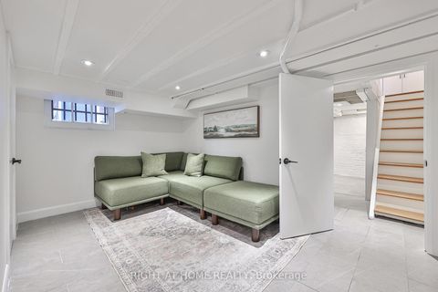 Photo 21 at 568 Hillsdale Avenue E, Mount Pleasant East, Toronto