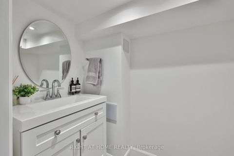 Photo 23 at 568 Hillsdale Avenue E, Mount Pleasant East, Toronto