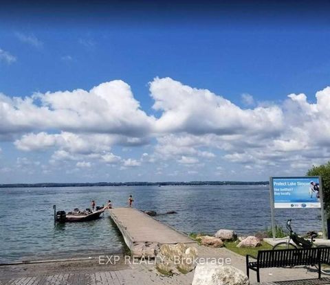 Photo 4 at 51 Lake Drive, Historic Lakeshore Communities, Georgina