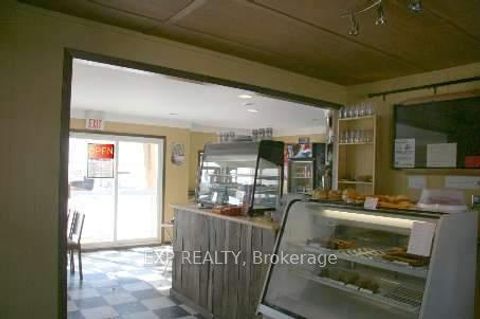 Photo 14 at 51 Lake Drive, Historic Lakeshore Communities, Georgina