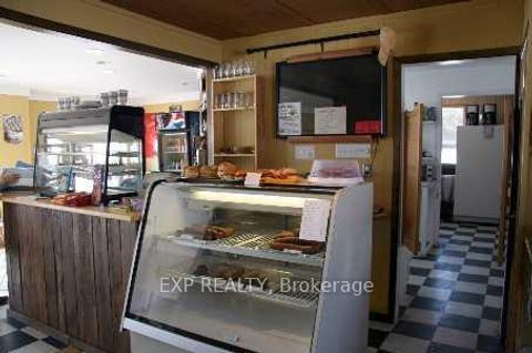 Photo 16 at 51 Lake Drive, Historic Lakeshore Communities, Georgina