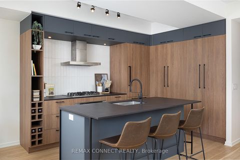 Photo 10 at 402 - 41 Dovercourt Road, Niagara, Toronto
