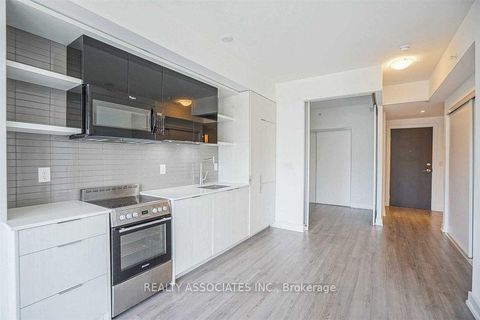 Photo 8 at 307 - 6 Parkwood Avenue, Casa Loma, Toronto