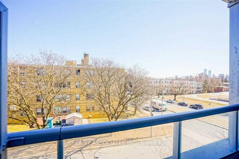 Photo 11 at 307 - 6 Parkwood Avenue, Casa Loma, Toronto