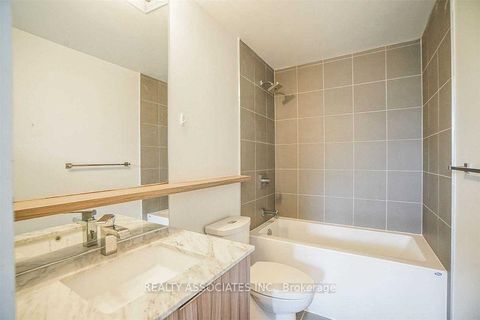 Photo 14 at 307 - 6 Parkwood Avenue, Casa Loma, Toronto