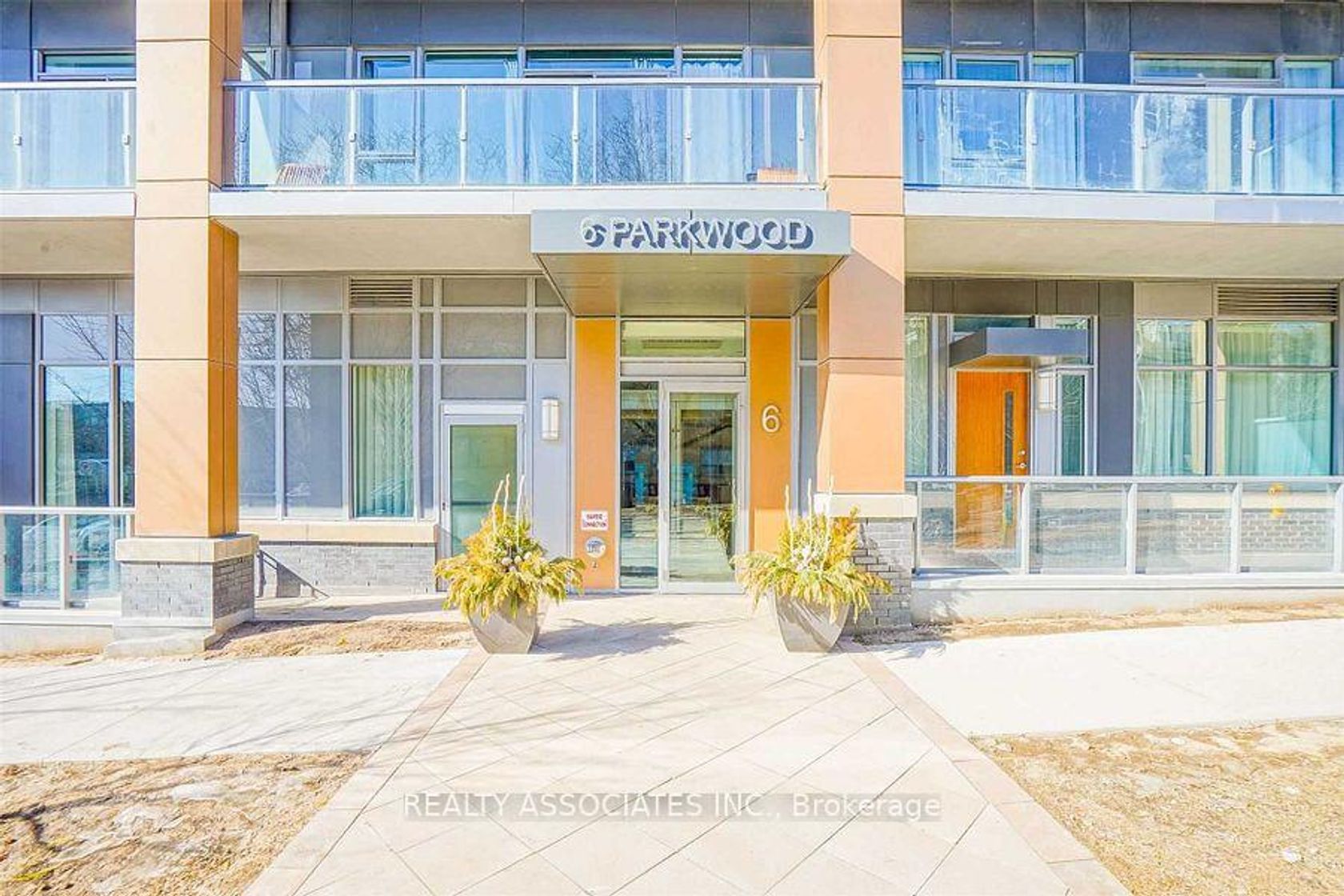 307 - 6 Parkwood Avenue, Casa Loma, Toronto photo 2