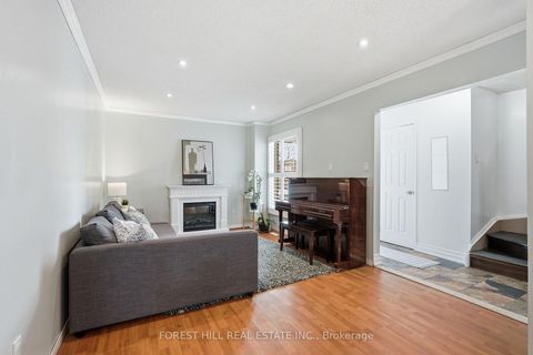 Photo 4 at 26 Laurel Valley Court, Glen Shields, Vaughan