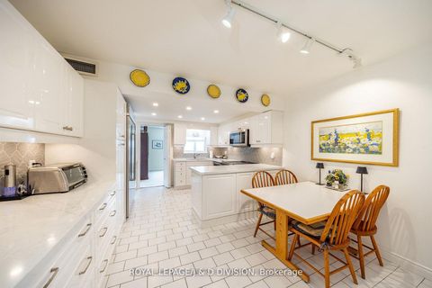 Photo 15 at 1710 - 65 Spring Garden Avenue, Willowdale East, Toronto