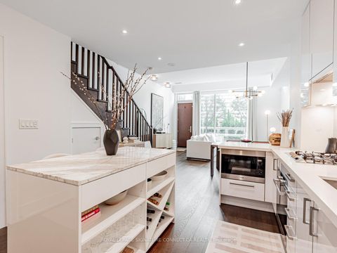 Photo 9 at TH132 - 39 Queens Quay E, Waterfront Communities C8, Toronto