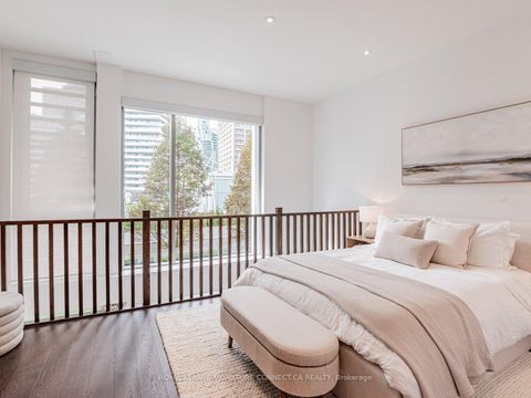 Photo 23 at TH132 - 39 Queens Quay E, Waterfront Communities C8, Toronto