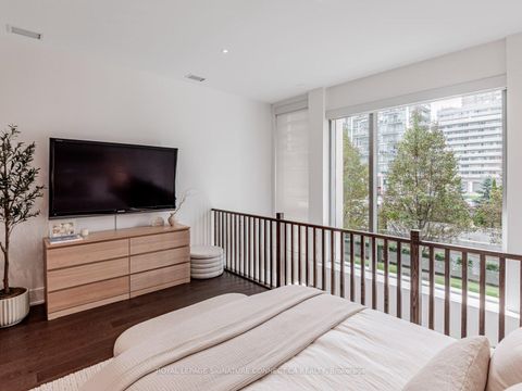 Photo 25 at TH132 - 39 Queens Quay E, Waterfront Communities C8, Toronto