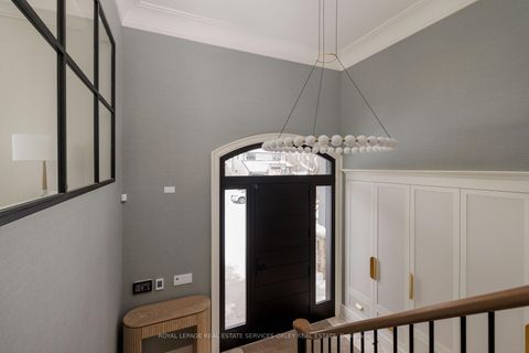 Photo 2 at 482 Cranbrooke Avenue, Nortown, Toronto