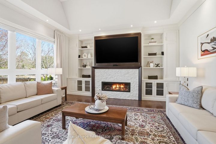 Photo 5 at 1395 Trotwood Avenue, Mineola, Mississauga