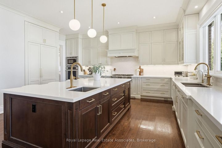 Photo 13 at 1395 Trotwood Avenue, Mineola, Mississauga