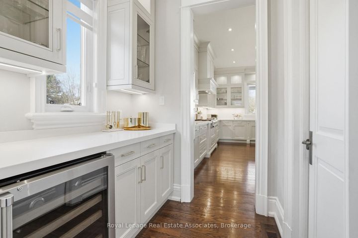 Photo 14 at 1395 Trotwood Avenue, Mineola, Mississauga