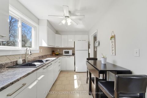 Photo 7 at 41 Twin Pauls Crescent, Maryvale, Toronto