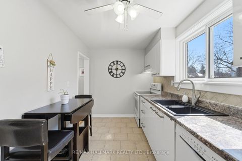 Photo 9 at 41 Twin Pauls Crescent, Maryvale, Toronto