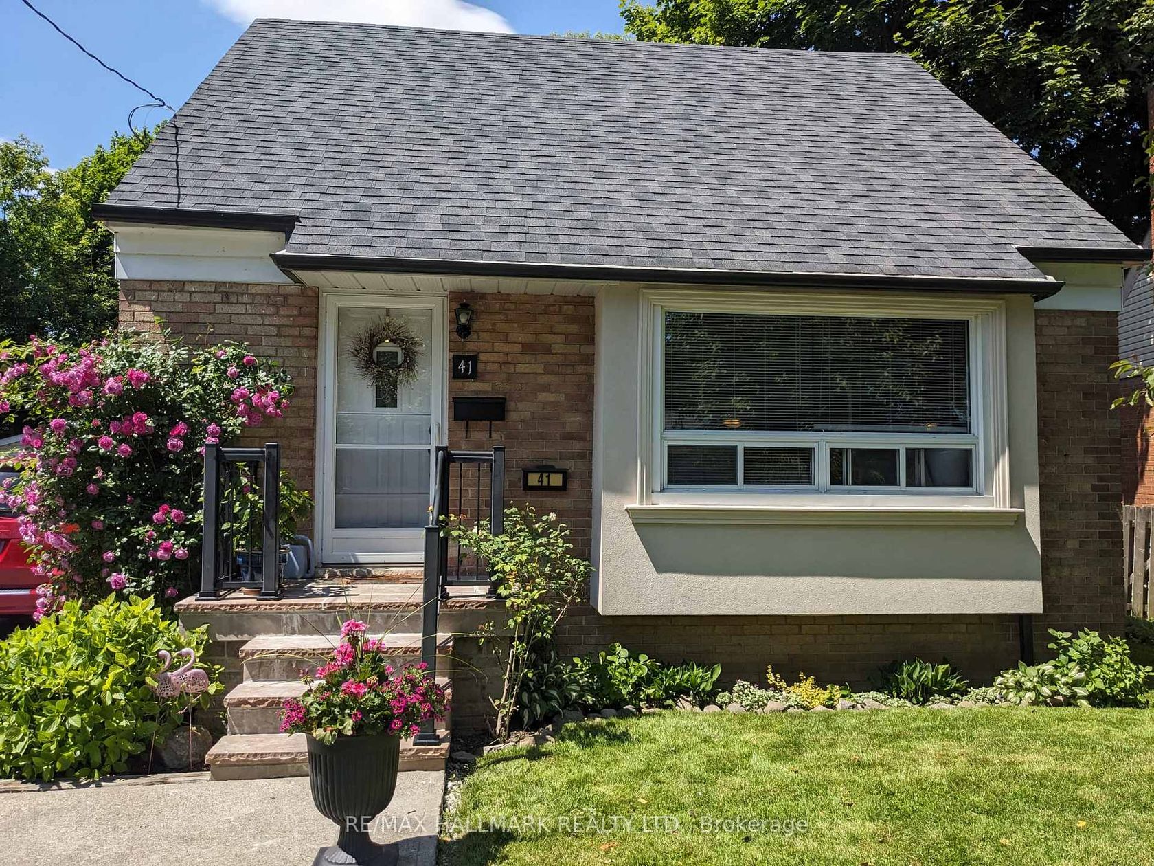 41 Twin Pauls Crescent, Maryvale, Toronto photo 2