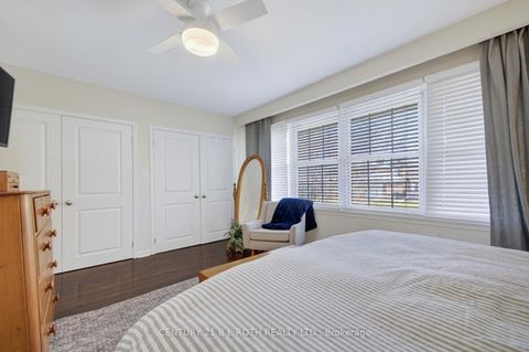 Photo 12 at 12 Tallforest Crescent, Markland Wood, Toronto