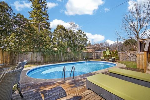 Photo 25 at 12 Tallforest Crescent, Markland Wood, Toronto