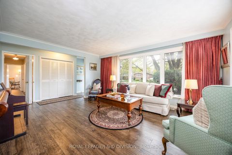 Photo 4 at 48 Greengrove Crescent, Donalda, Toronto