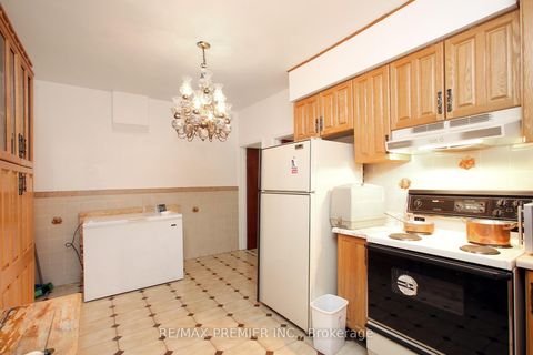 Photo 6 at 172 Lauder Avenue, Oakwood Village, Toronto