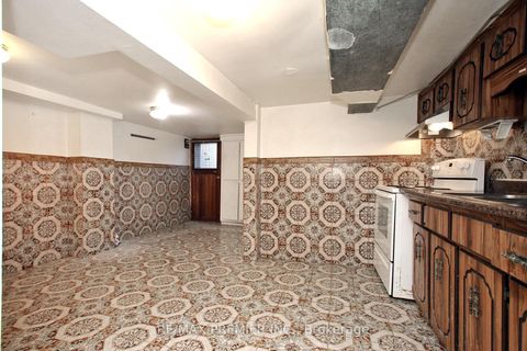 Photo 25 at 172 Lauder Avenue, Oakwood Village, Toronto