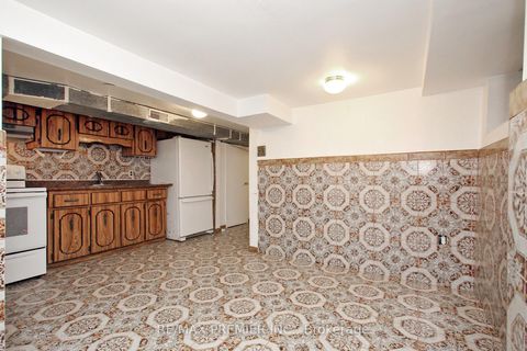 Photo 26 at 172 Lauder Avenue, Oakwood Village, Toronto