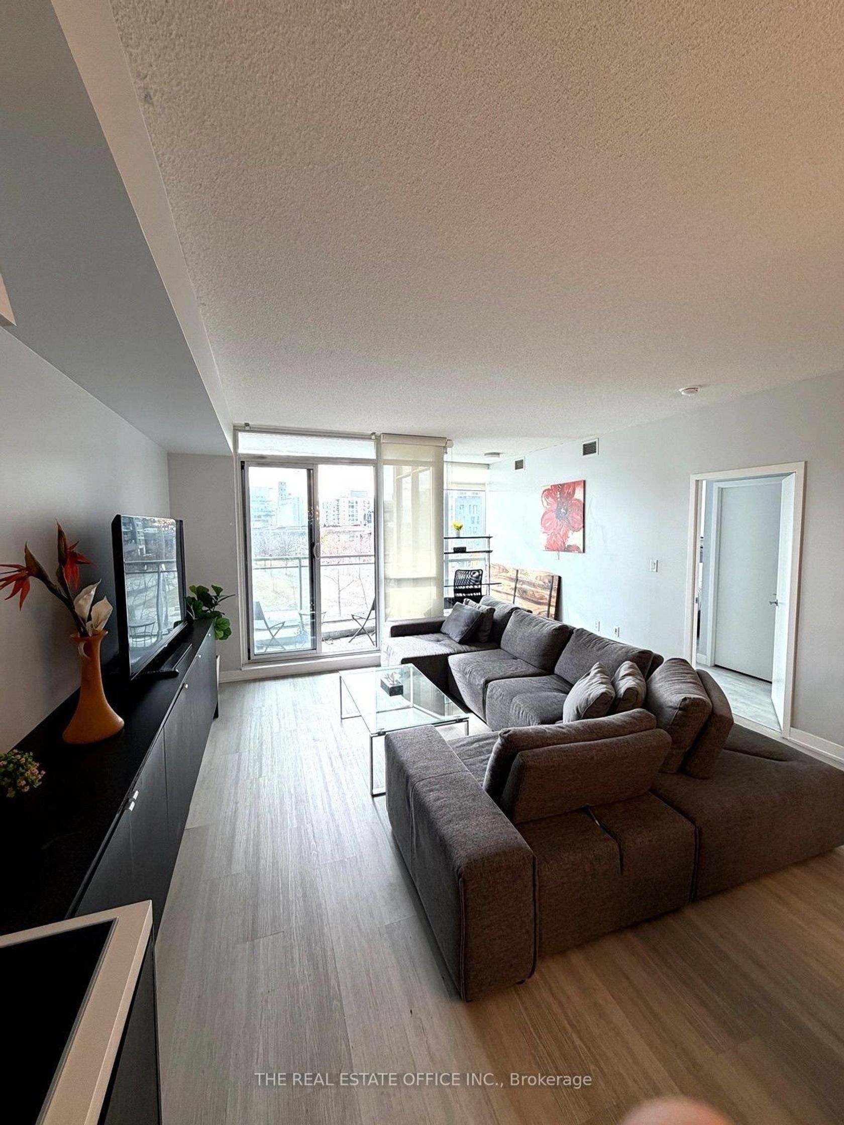 202 - 151 Dan Leckie Way, Waterfront Communities C1, Toronto photo number 2