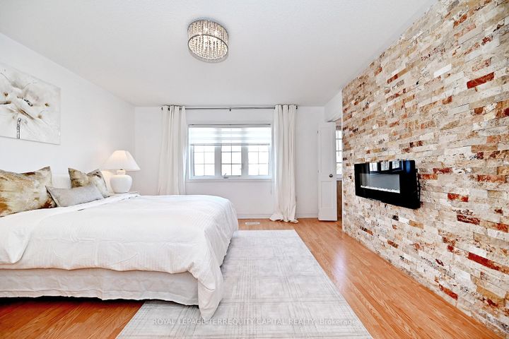 Photo 21 at 77 Benjamin Hood Crescent, Patterson, Vaughan