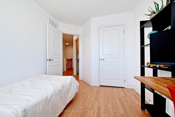 Photo 27 at 77 Benjamin Hood Crescent, Patterson, Vaughan