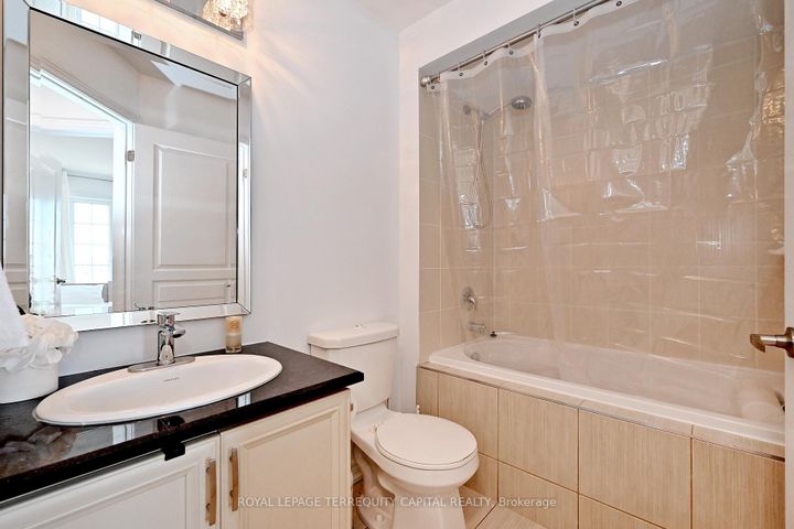 Photo 29 at 77 Benjamin Hood Crescent, Patterson, Vaughan