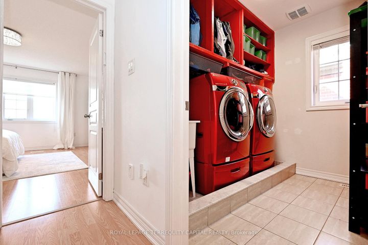 Photo 30 at 77 Benjamin Hood Crescent, Patterson, Vaughan