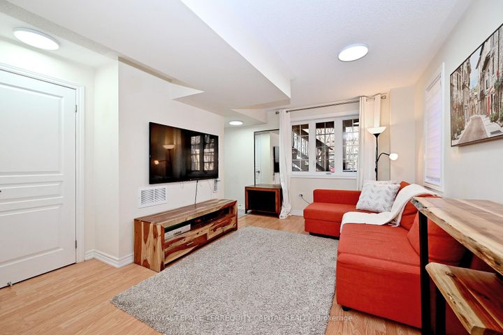 Photo 32 at 77 Benjamin Hood Crescent, Patterson, Vaughan