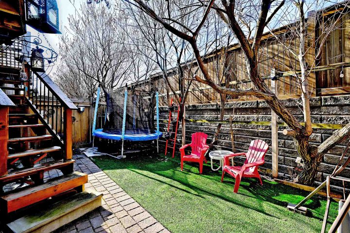 Photo 42 at 77 Benjamin Hood Crescent, Patterson, Vaughan