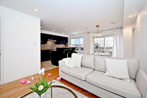 Photo 10 at 77 Benjamin Hood Crescent, Patterson, Vaughan