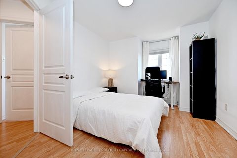 Photo 28 at 77 Benjamin Hood Crescent, Patterson, Vaughan