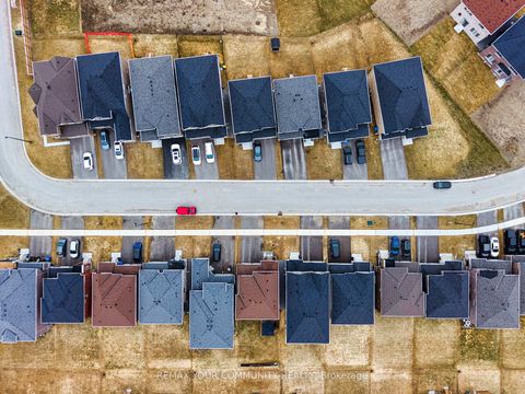 Photo 4 at 17 Sam Battaglia Crescent, Sutton & Jackson's Point, Georgina