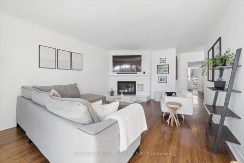Photo 3 at 21 Deerfield Road, Bendale, Toronto