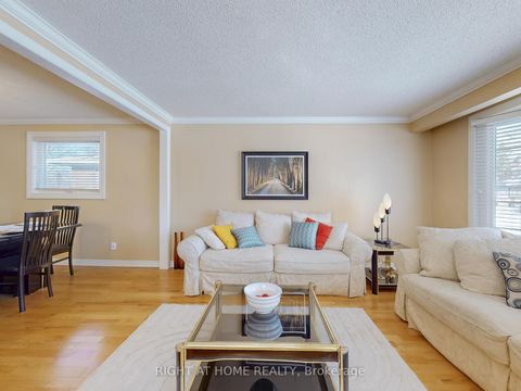 Photo 4 at 2 Barnes Crescent, Woburn, Toronto